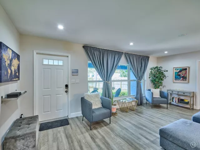 3-bedroom home for rent in Fort Lauderdale - 801 NE 15th Street - MondialRealty