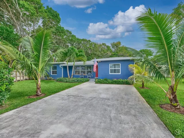 3-bedroom home for rent in Fort Lauderdale - 801 NE 15th Street - MondialRealty