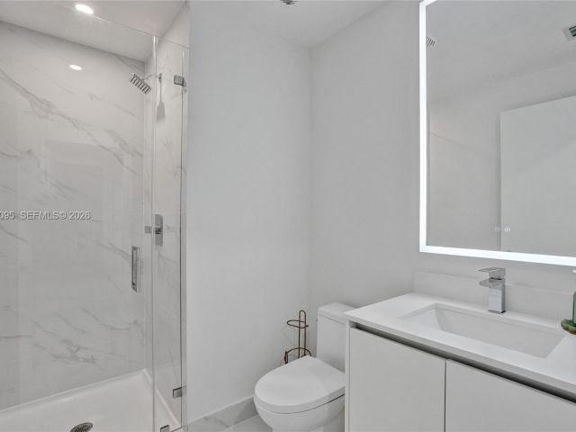 Apartment for sale  Unit #806 - photo 6400777