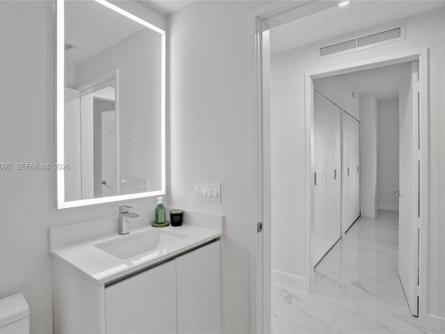 Apartment for sale  Unit #806 - photo 6400778