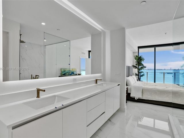 Apartment for sale  Unit #806 - photo 6400781