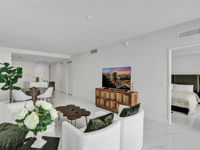 Apartment for sale  Unit #806 - photo 6400786