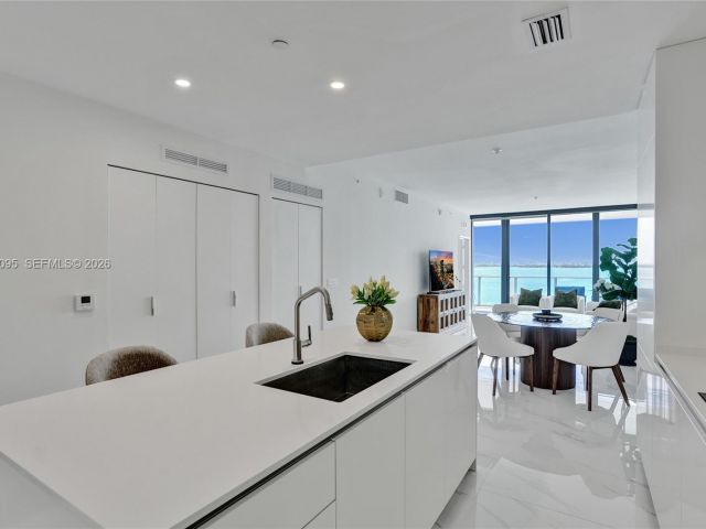 Apartment for sale  Unit #806 - photo 6400787