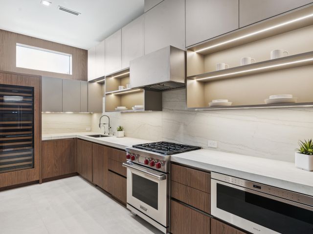 Home for sale at 354 NE 4th Street - photo 6378392