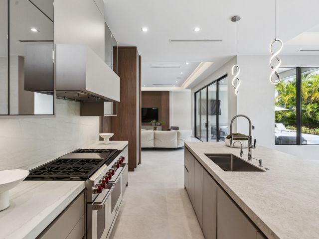 Home for sale at 354 NE 4th Street - photo 6378395