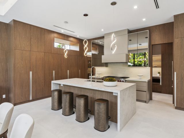 Home for sale at 354 NE 4th Street - photo 6378396