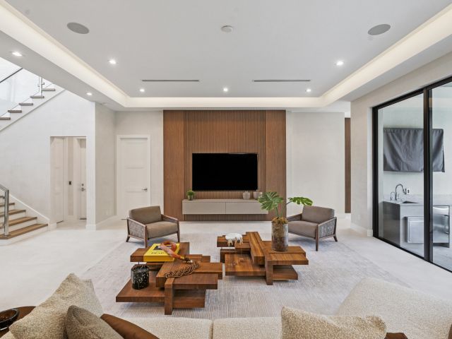 Home for sale at 354 NE 4th Street - photo 6378399