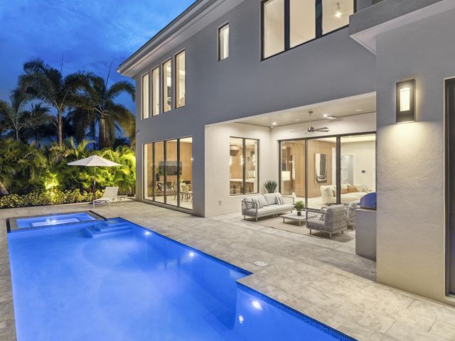 Home for sale at 354 NE 4th Street - photo 6378402