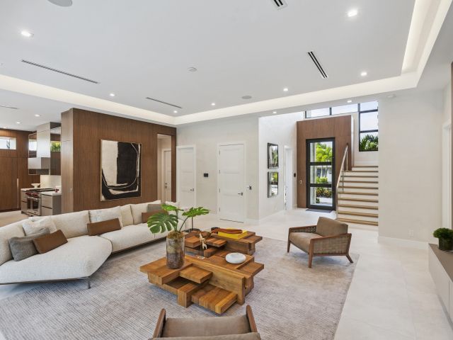 Home for sale at 354 NE 4th Street - photo 6378404