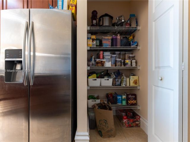 Apartment for sale  Unit #710 - photo 6366085