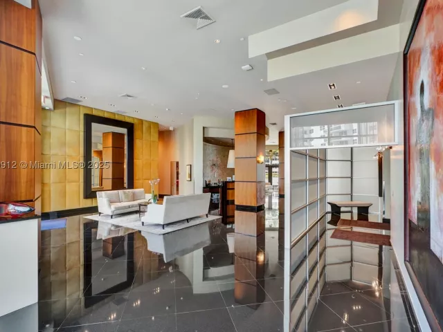 3-bedroom condo for sale in Hollywood - 3101 S Ocean Dr 3506 - MondialRealty
