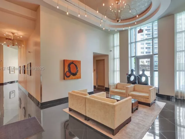 3-bedroom condo for sale in Hollywood - 3101 S Ocean Dr 3506 - MondialRealty