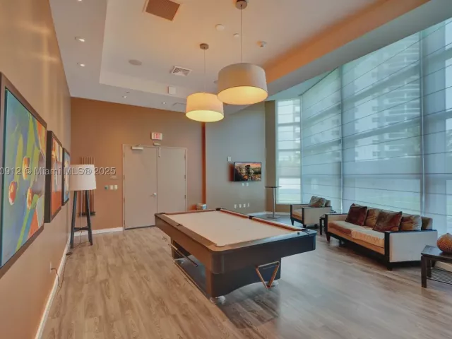 3-bedroom condo for sale in Hollywood - 3101 S Ocean Dr 3506 - MondialRealty