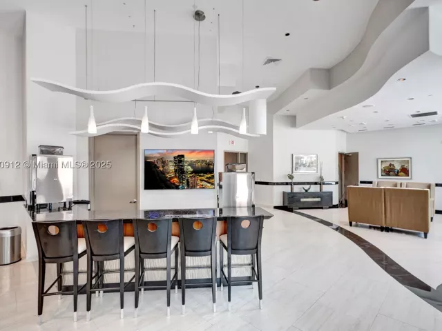 3-bedroom condo for sale in Hollywood - 3101 S Ocean Dr 3506 - MondialRealty