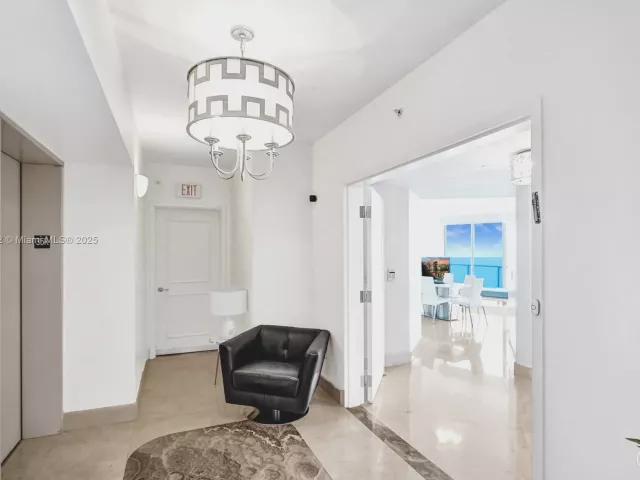 3-bedroom condo for sale in Hollywood - 3101 S Ocean Dr 3506 - MondialRealty