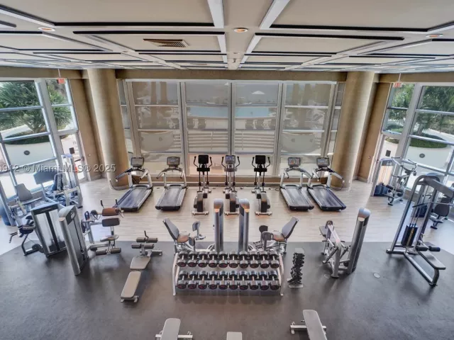 3-bedroom condo for sale in Hollywood - 3101 S Ocean Dr 3506 - MondialRealty