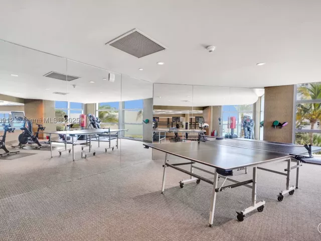 3-bedroom condo for sale in Hollywood - 3101 S Ocean Dr 3506 - MondialRealty