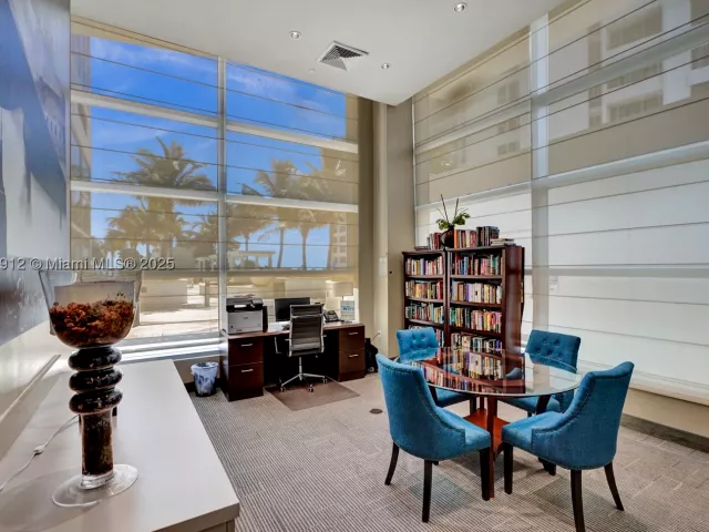 3-bedroom condo for sale in Hollywood - 3101 S Ocean Dr 3506 - MondialRealty