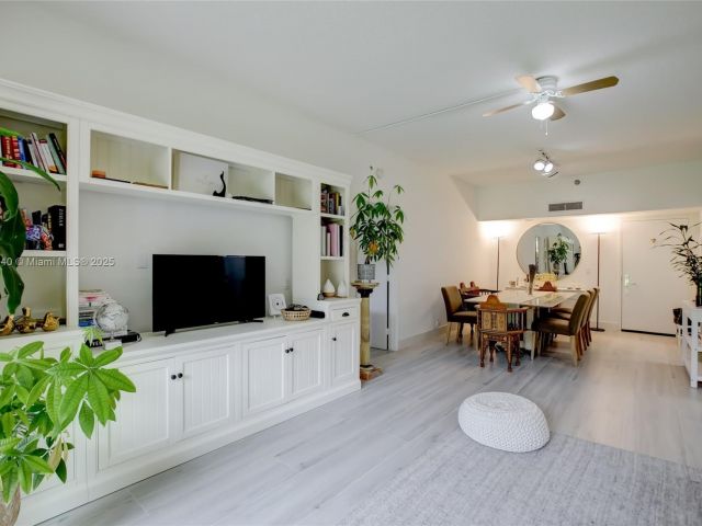 Apartment for sale  Unit #114 - photo 7440786