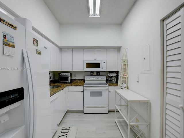 Apartment for sale  Unit #114 - photo 7440793