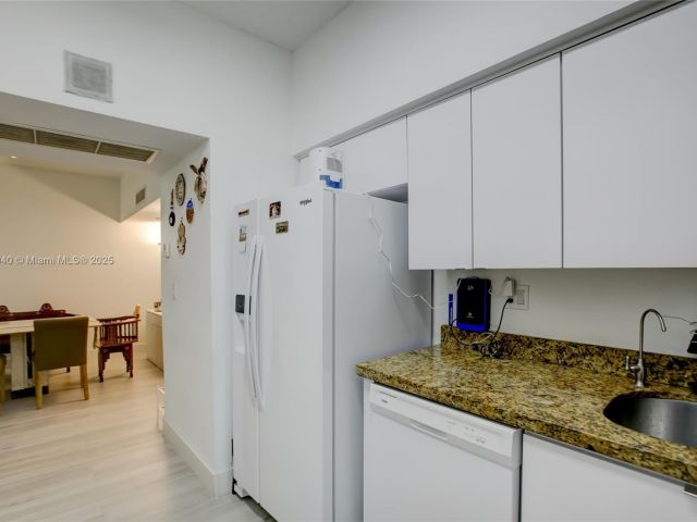 Apartment for sale  Unit #114 - photo 7440794