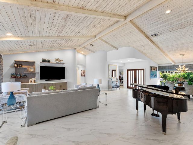 Home for sale at 4500 Bocaire Blvd Boulevard - photo 6370316