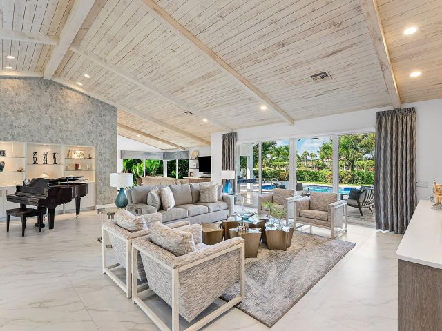 Home for sale at 4500 Bocaire Blvd Boulevard - photo 6370319