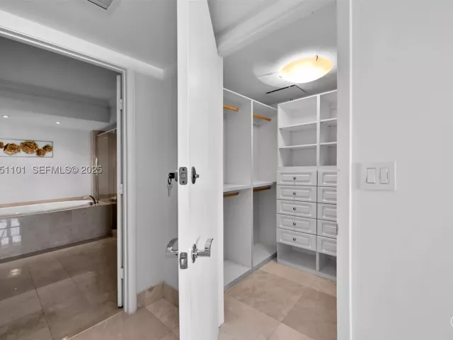 3-bedroom condo for rent in Hallandale Beach - 1830 S Ocean Dr 3801 - MondialRealty