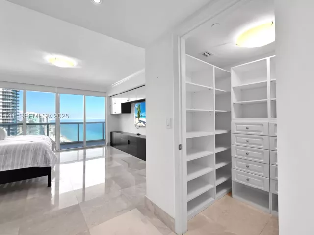 3-bedroom condo for rent in Hallandale Beach - 1830 S Ocean Dr 3801 - MondialRealty