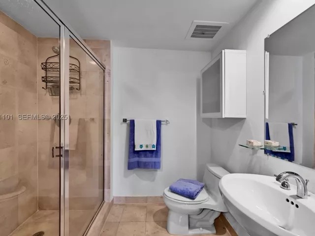 3-bedroom condo for rent in Hallandale Beach - 1830 S Ocean Dr 3801 - MondialRealty