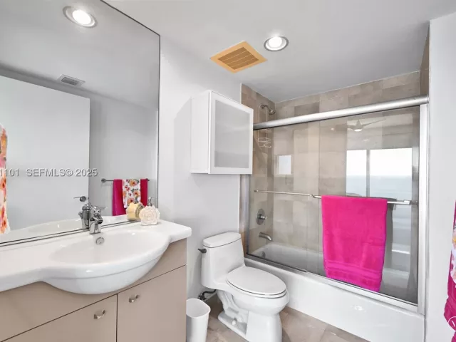 3-bedroom condo for rent in Hallandale Beach - 1830 S Ocean Dr 3801 - MondialRealty
