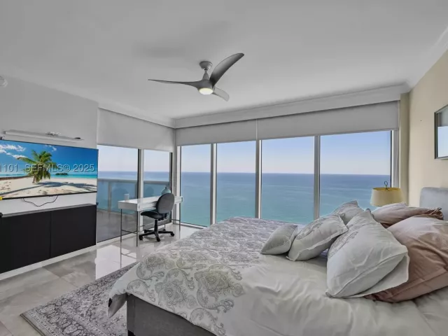 3-bedroom condo for rent in Hallandale Beach - 1830 S Ocean Dr 3801 - MondialRealty