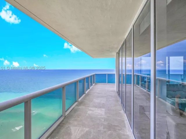 3-bedroom condo for rent in Hallandale Beach - 1830 S Ocean Dr 3801 - MondialRealty