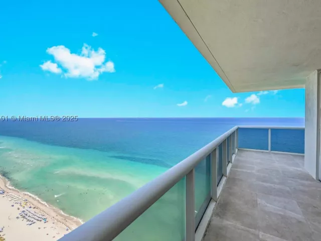 3-bedroom condo for rent in Hallandale Beach - 1830 S Ocean Dr 3801 - MondialRealty
