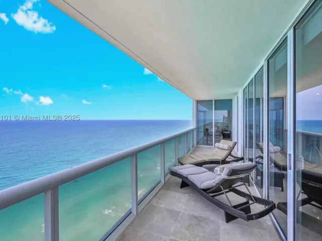 3-bedroom condo for rent in Hallandale Beach - 1830 S Ocean Dr 3801 - MondialRealty