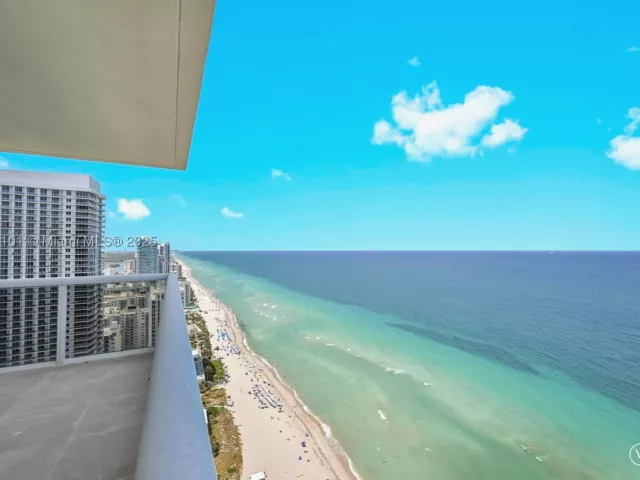 3-bedroom condo for rent in Hallandale Beach - 1830 S Ocean Dr 3801 - MondialRealty