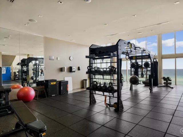 3-bedroom condo for rent in Hallandale Beach - 1830 S Ocean Dr 3801 - MondialRealty