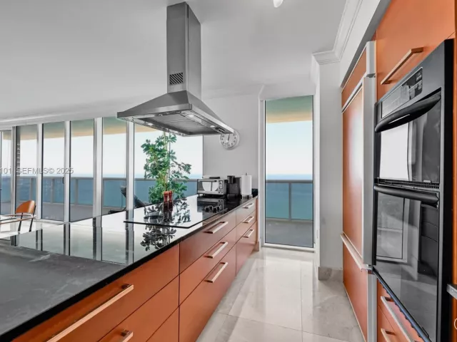 3-bedroom condo for rent in Hallandale Beach - 1830 S Ocean Dr 3801 - MondialRealty