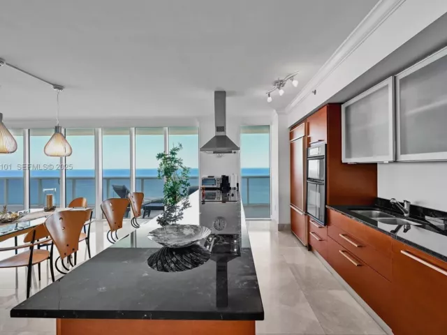 3-bedroom condo for rent in Hallandale Beach - 1830 S Ocean Dr 3801 - MondialRealty