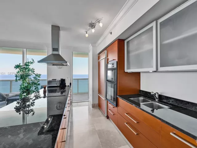 3-bedroom condo for rent in Hallandale Beach - 1830 S Ocean Dr 3801 - MondialRealty