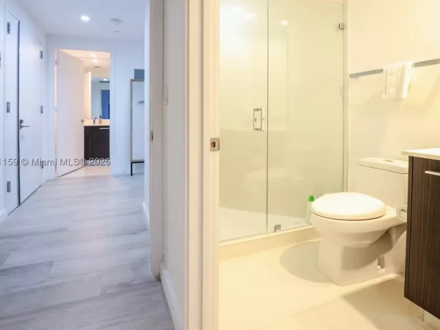 3-bedroom condo for rent in Miami - 55 SW 9th St 3906 - MondialRealty