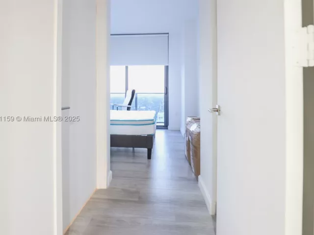 3-bedroom condo for rent in Miami - 55 SW 9th St 3906 - MondialRealty