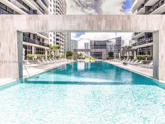 3-bedroom condo for rent in Miami - 55 SW 9th St 3906 - MondialRealty