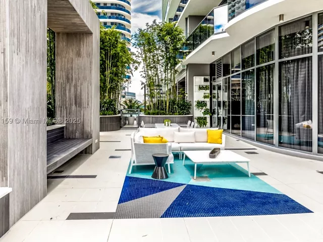3-bedroom condo for rent in Miami - 55 SW 9th St 3906 - MondialRealty