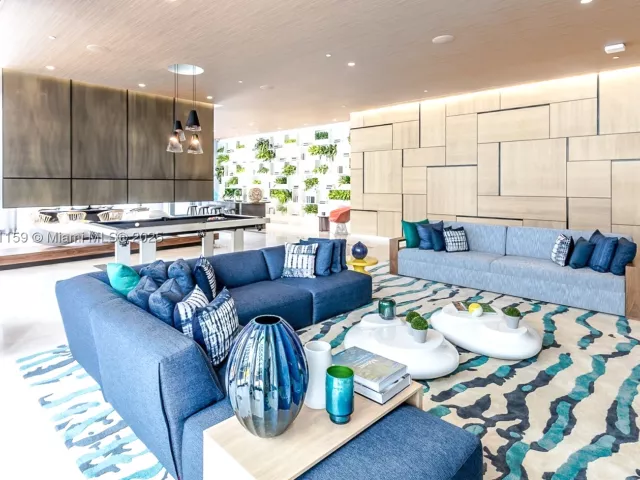 3-bedroom condo for rent in Miami - 55 SW 9th St 3906 - MondialRealty