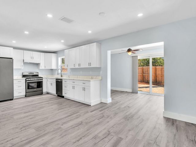 Home for sale at 2920 NE 8th Terrace - photo 6381927