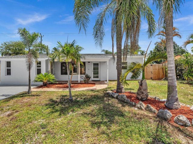 Home for sale at 2920 NE 8th Terrace - photo 6381939