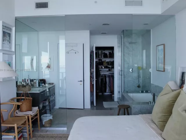 4-bedroom condo for sale in Miami - 480 NE 31st St 3301 - MondialRealty