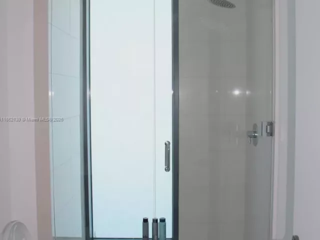 4-bedroom condo for sale in Miami - 480 NE 31st St 3301 - MondialRealty