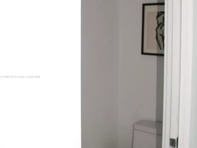 4-bedroom condo for sale in Miami - 480 NE 31st St 3301 - MondialRealty